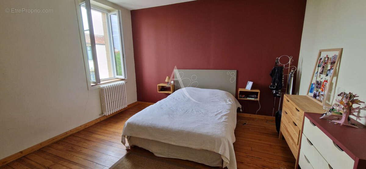 Maison à LES HERBIERS