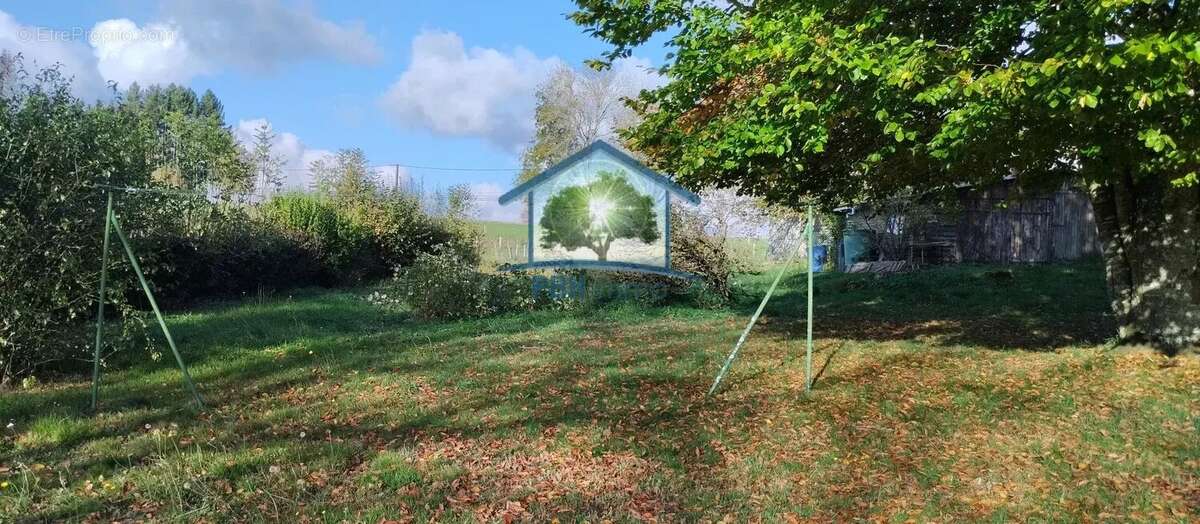 Maison à SAINT-SAUVES-D&#039;AUVERGNE