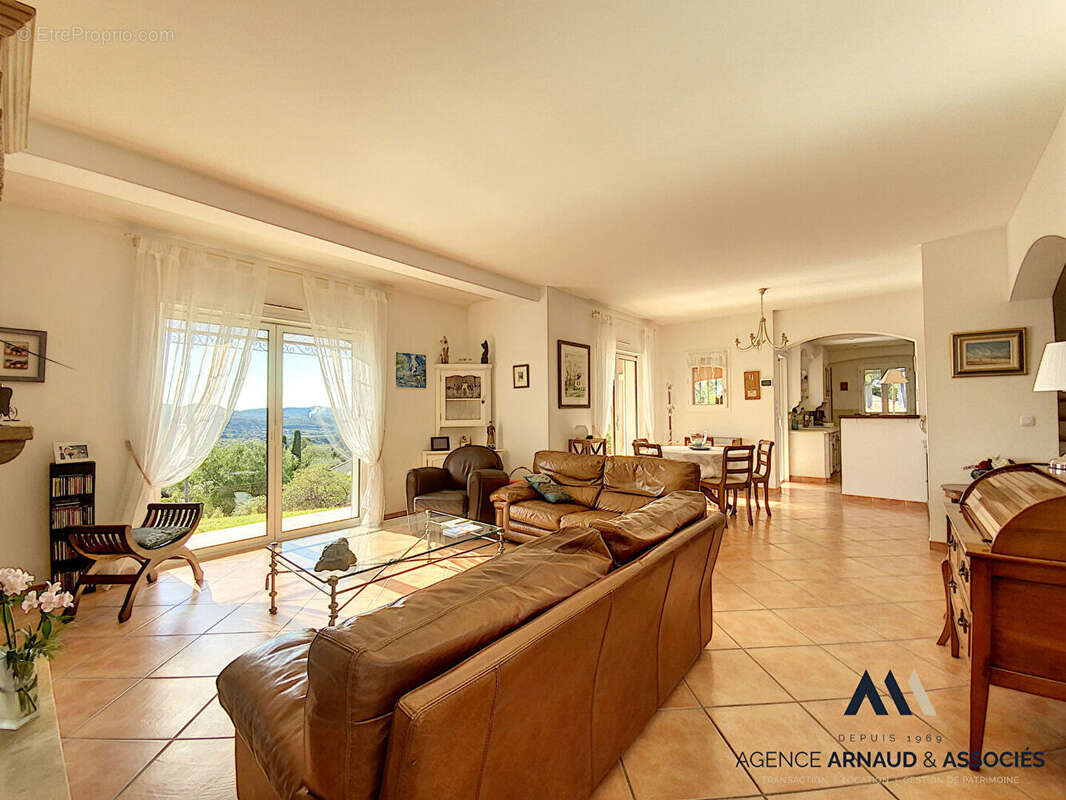 Villa T4 - 137m² avec un garage double de 41m² - photo 11