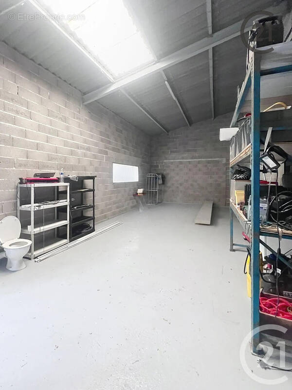 Parking à CHAMPS-SUR-YONNE