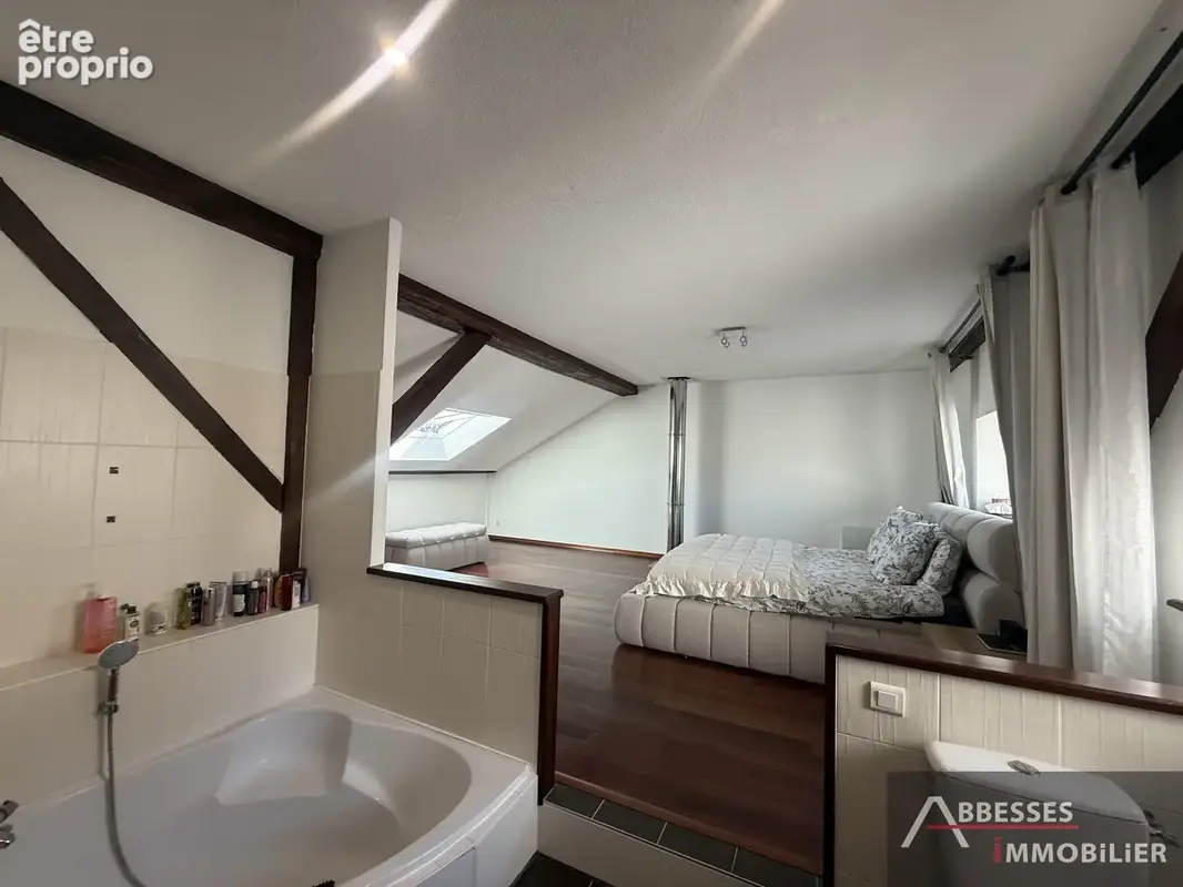 EN EXCLUSIVITÉ - CENTRE VILLE : Au 2ème et dernier étage : Superbe appartement esprit loft de type F5 - photo 21