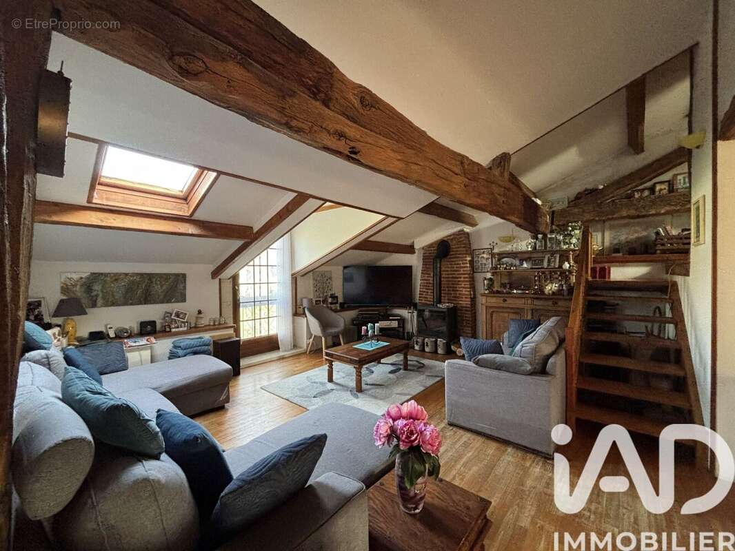 Maison 278 m² à Biras  - photo 8