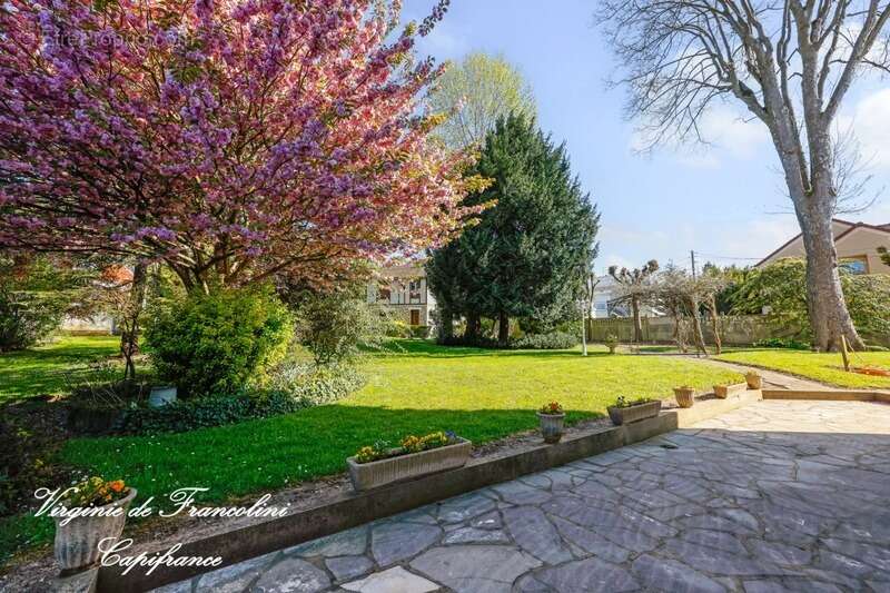 Maison à SAINT-MAUR-DES-FOSSES