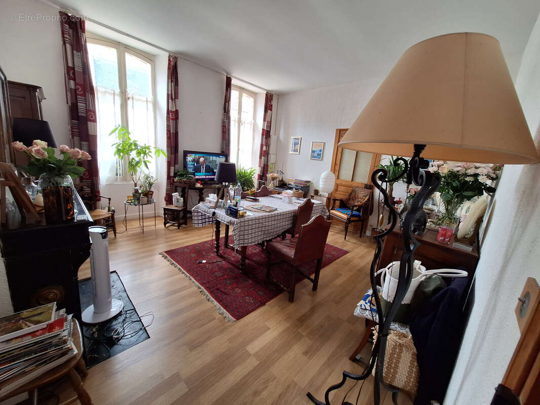 Appartement à EGRISELLES-LE-BOCAGE