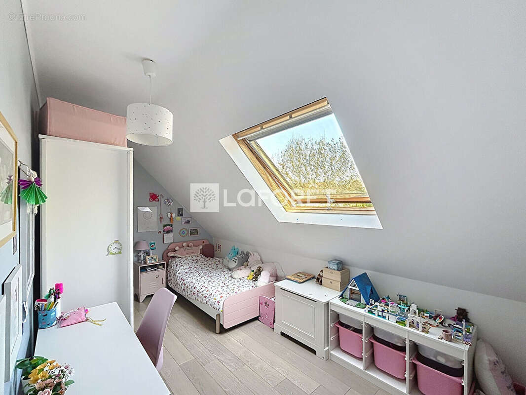 Maison familiale climatisée, avec sous-sol - Orgeval - 7 pièces - photo 16