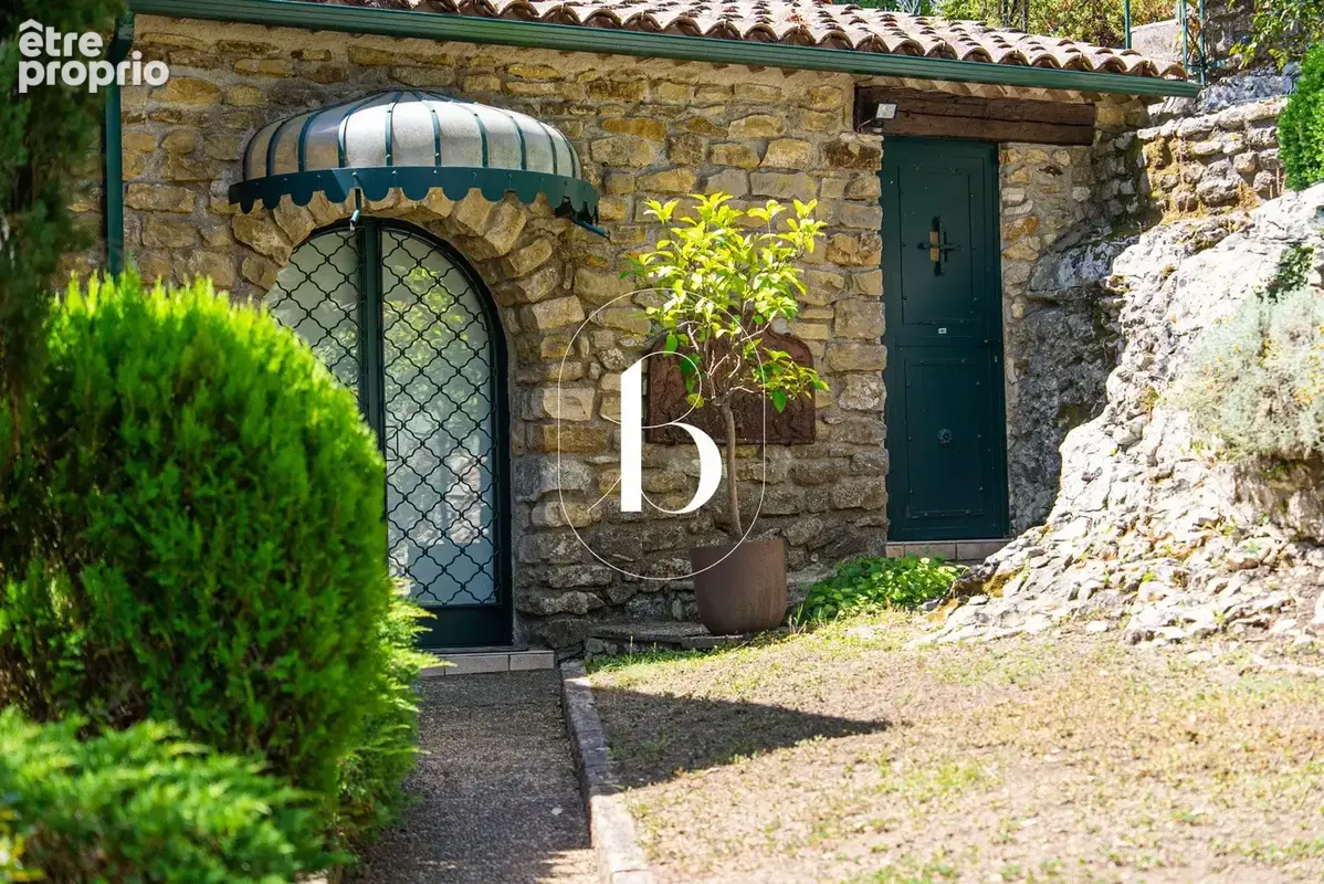 Charme et caractère pour cet ensemble immobilier d'exception... - photo 12