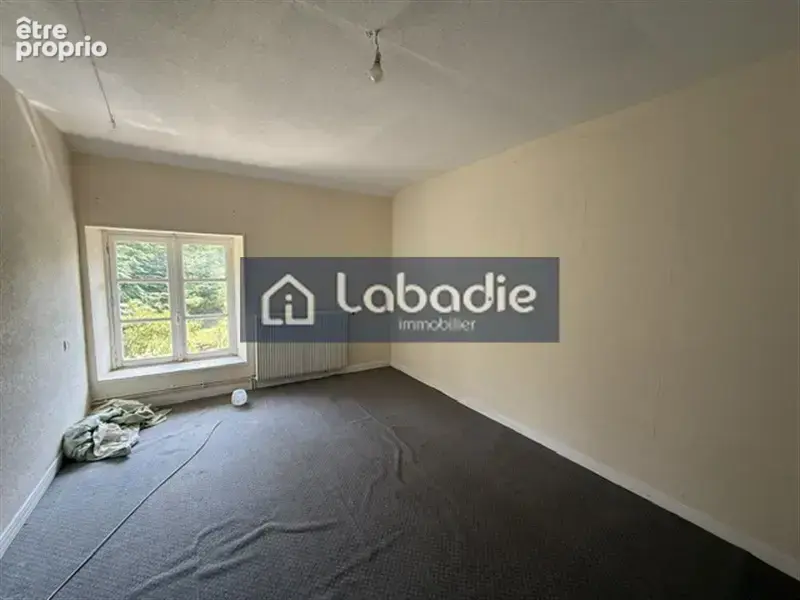Maison 5 pièces - 3 chambres -3165m2 plusieurs dépendances à Vire - photo 5
