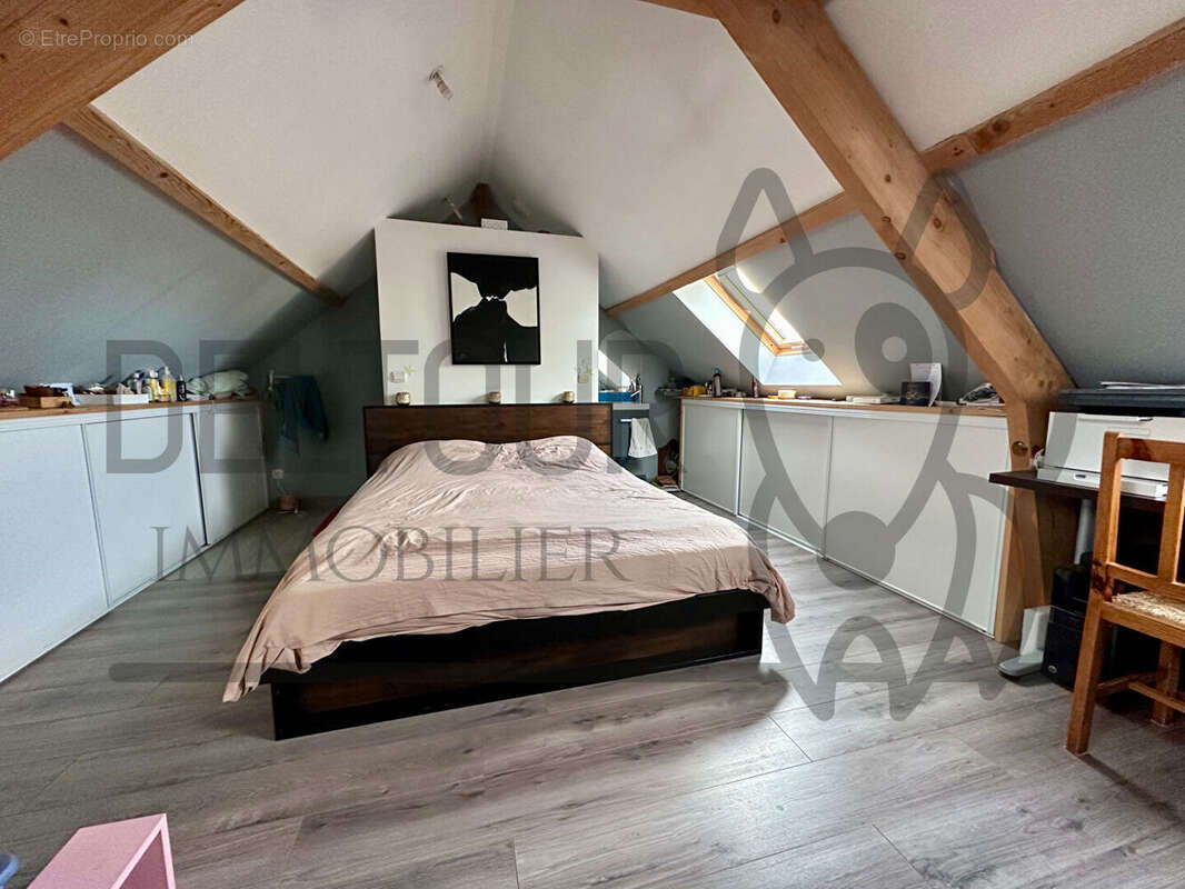 Maison à VILLENEUVE-LE-COMTE