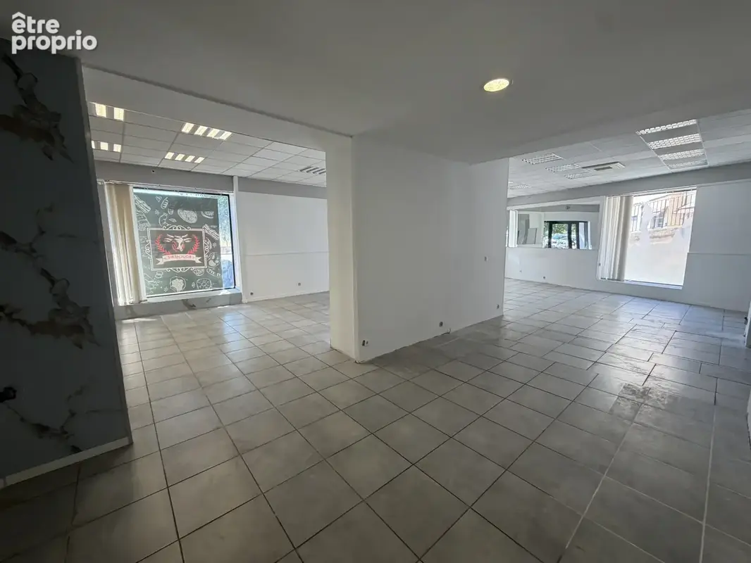 Local commercial 105 cours napoléon - photo 7
