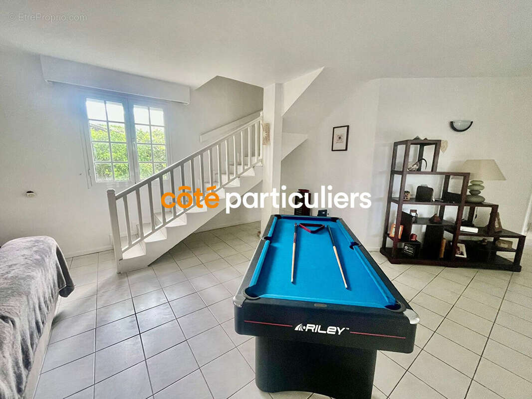 Maison à BAIE-MAHAULT