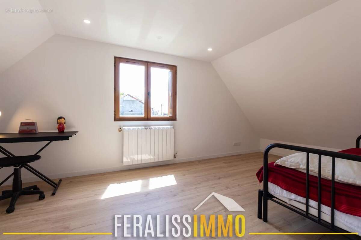 Maison à VAUX-SUR-SEINE