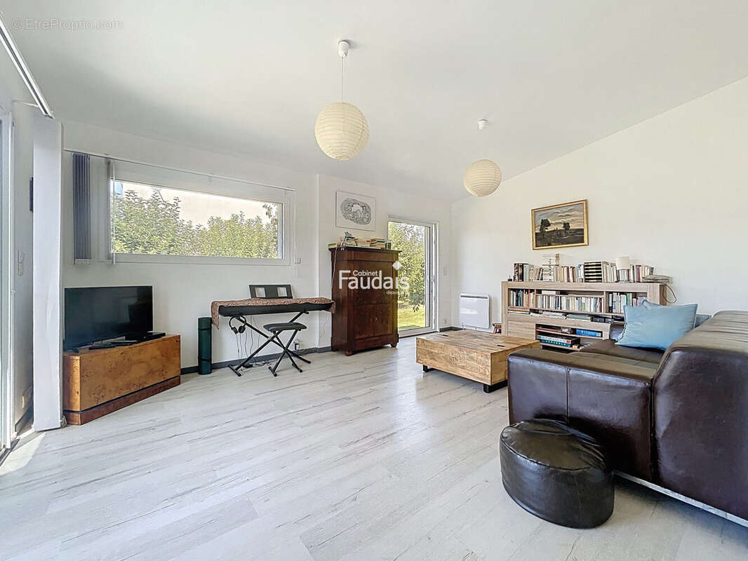 Maison 110 m² à Heugueville-Sur-Sienne  - photo 3