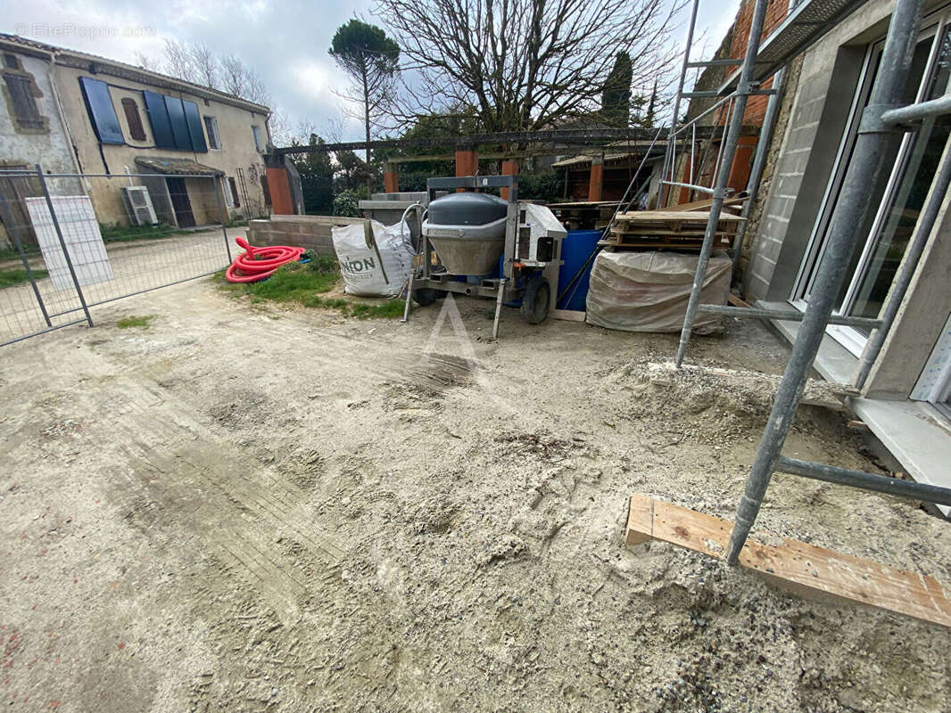 Maison à VILLENEUVE-LA-COMPTAL