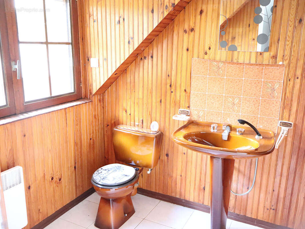 Maison à SAINT-GEORGES-DE-ROUELLEY