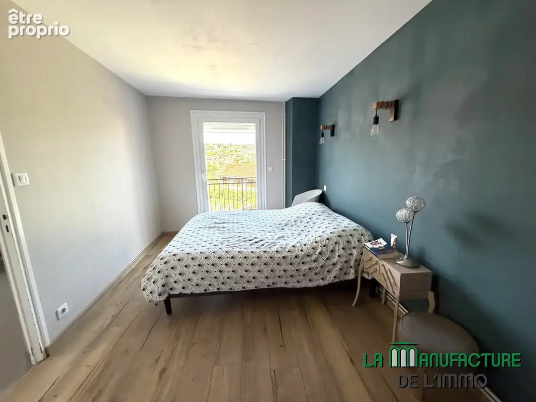Maison de ville de 82 m2 avec terrasse et jardin de 126 m2 / le chambon-feugerolles-secteur Gaffard. - photo 9