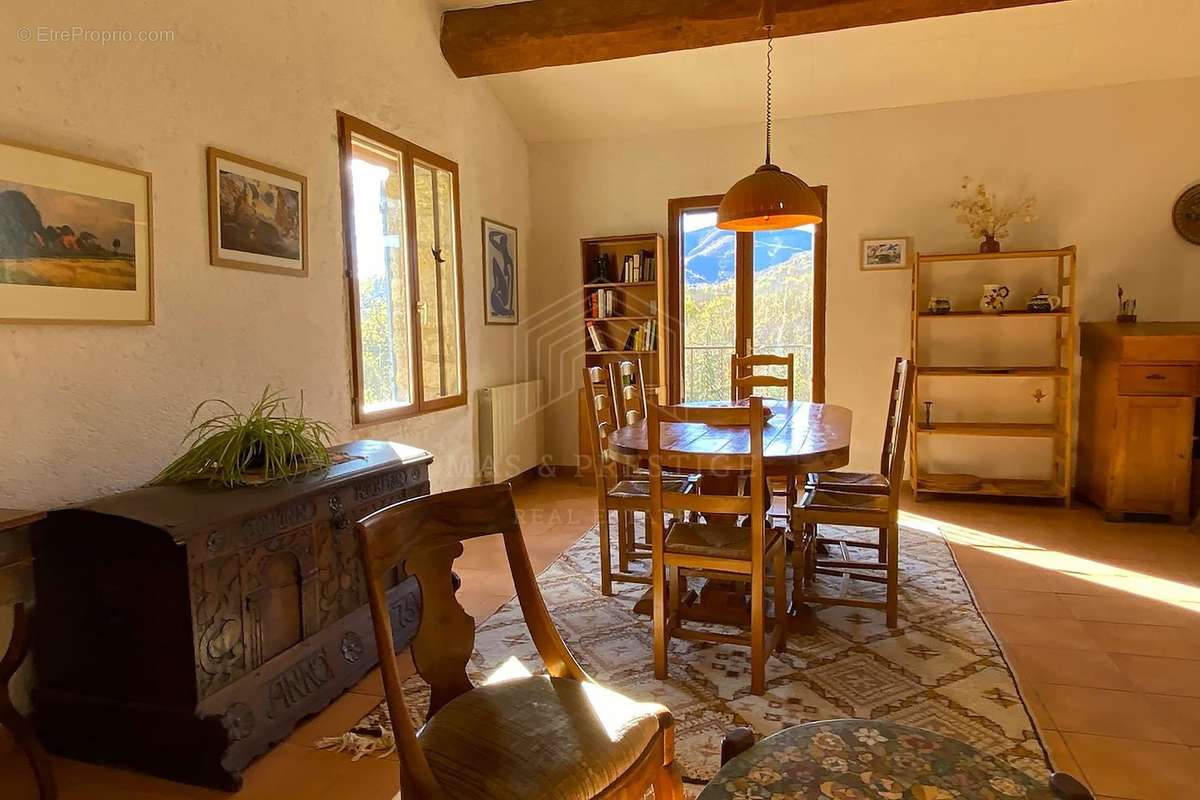 Maison à SAINT-LAURENT-DE-CERDANS