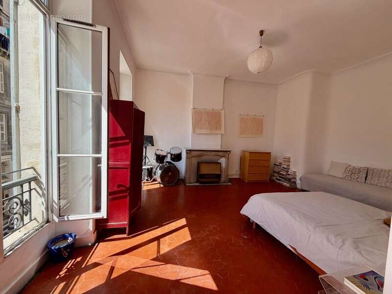 Appartement à MARSEILLE-1E