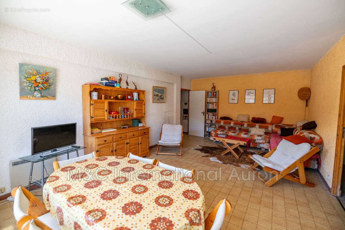 Appartement à SAINT-ETIENNE-DE-TINEE
