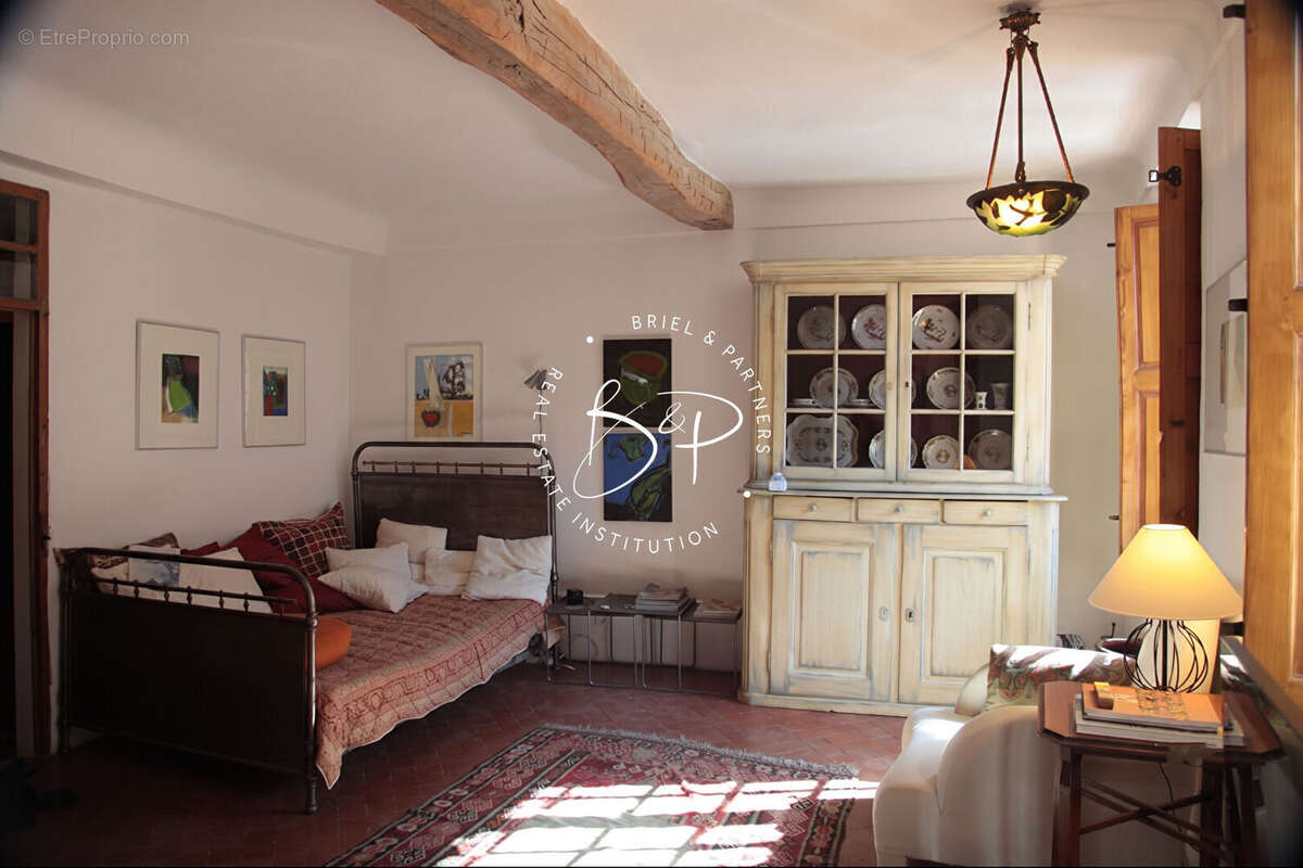 Maison de Maître d'Exception 271 m² de Charme au coeur d'Entrecasteaux avec 2 terrasses - photo 9