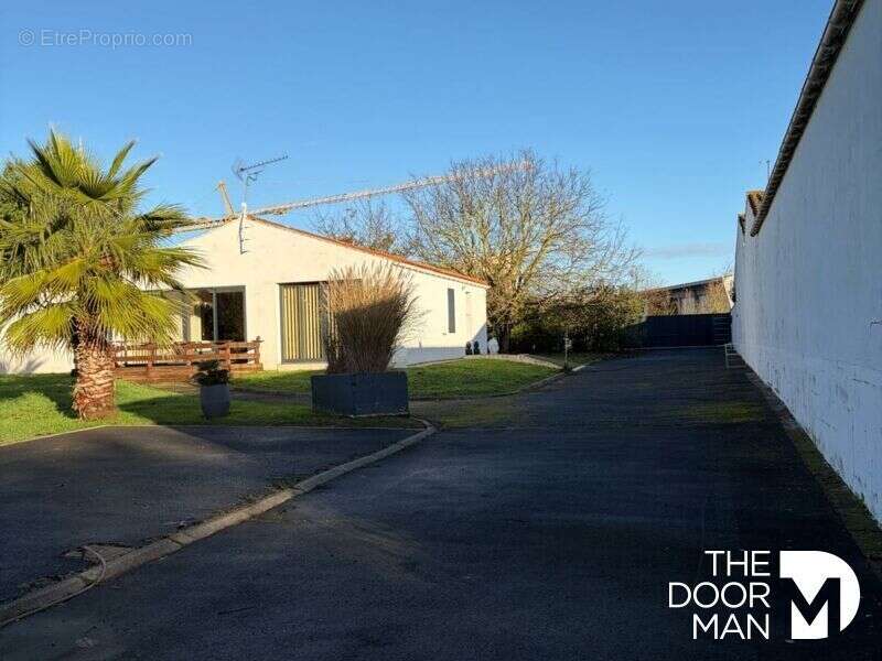 Maison à SAINTE-SOULLE