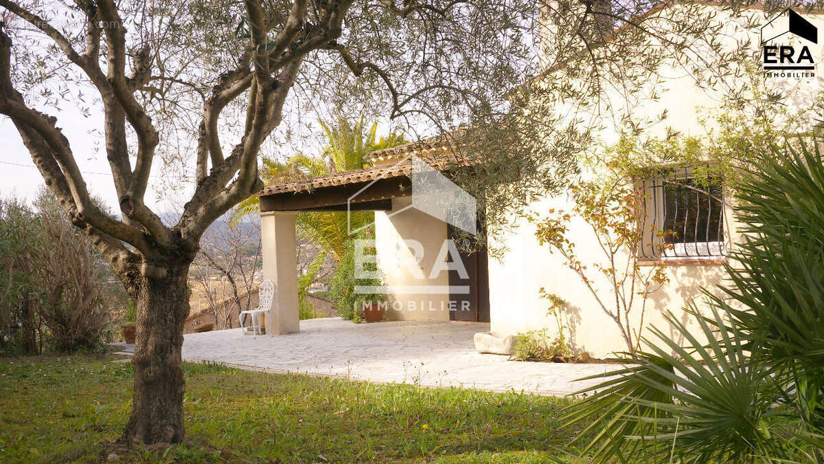 Autre à LA ROQUETTE-SUR-SIAGNE