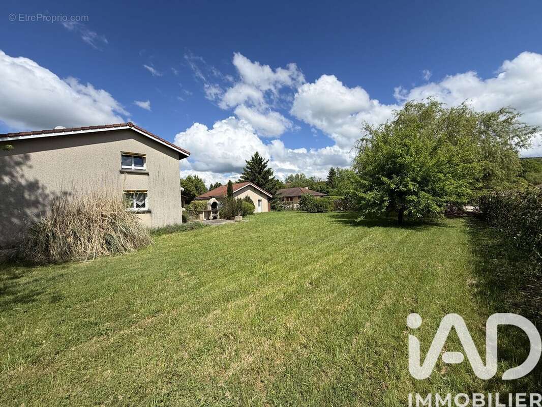 Photo 3 - Maison à VILLEREVERSURE