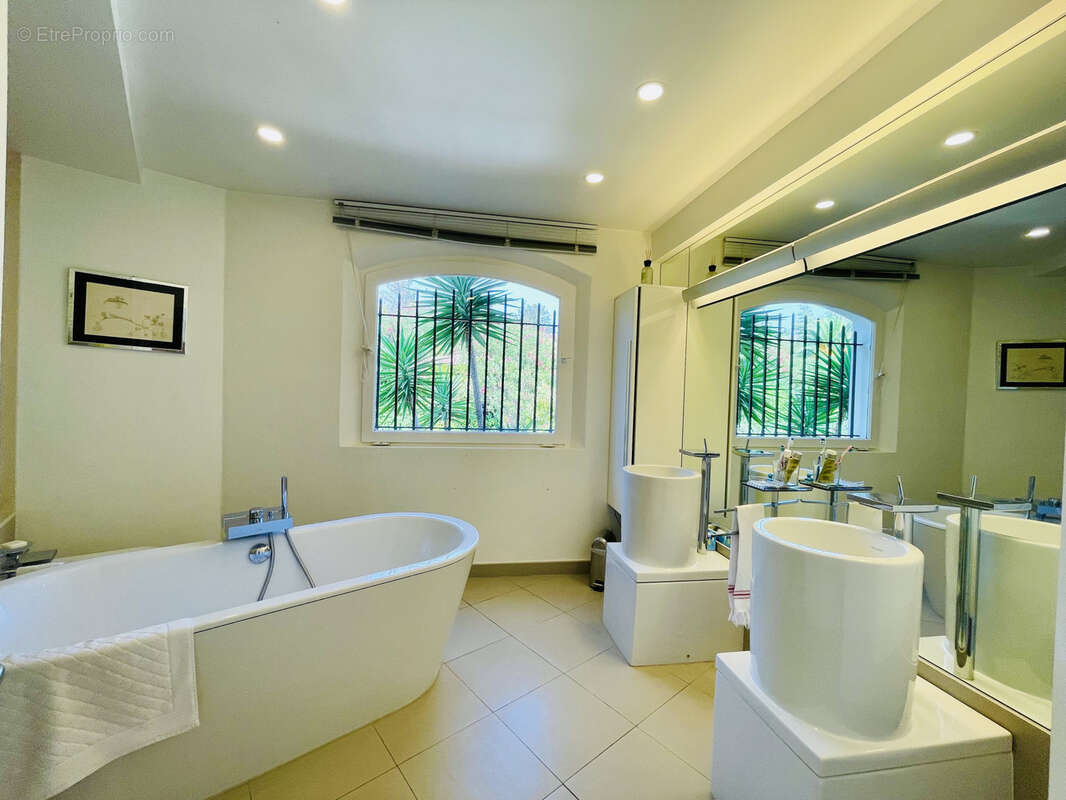 Maison à MOUGINS