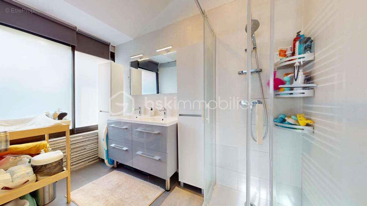 Appartement à LARDY