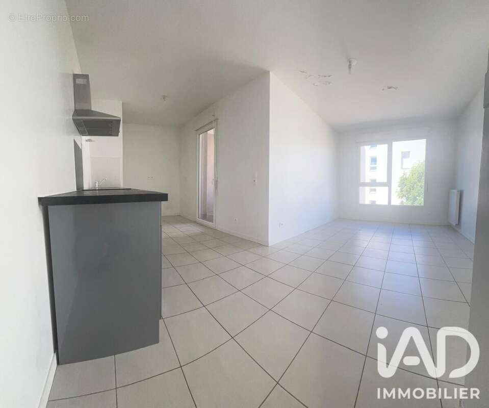 Photo 2 - Appartement à VAULX-EN-VELIN