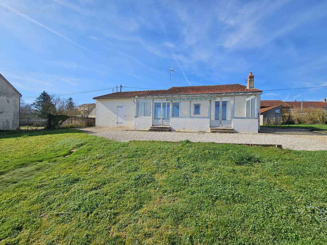 Maison à BRAGNY-SUR-SAONE