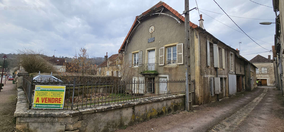 Maison à VARZY