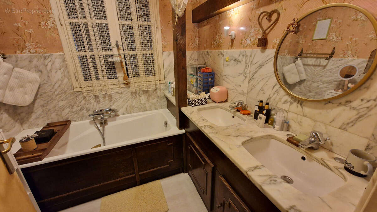 NOZAY - Propriété exceptionnelle et rare de 7 et 8 pièces de 248 m² habitable sur terrain clos de 2144 m² + dépendances de 80 m² - photo 17
