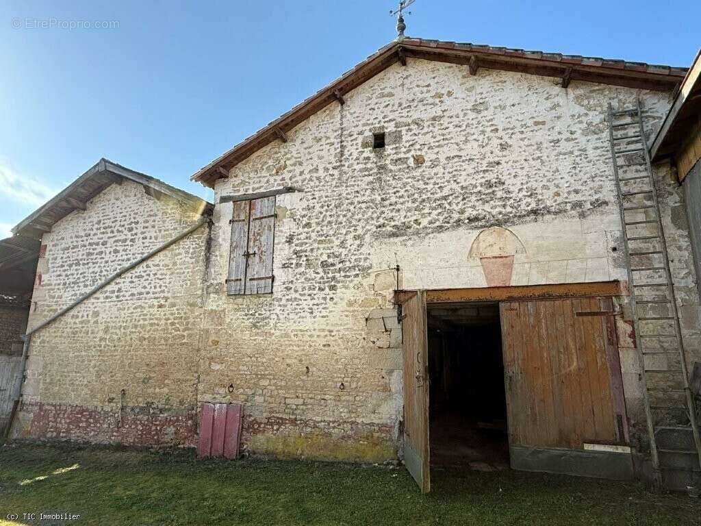 Maison à VILLEFAGNAN