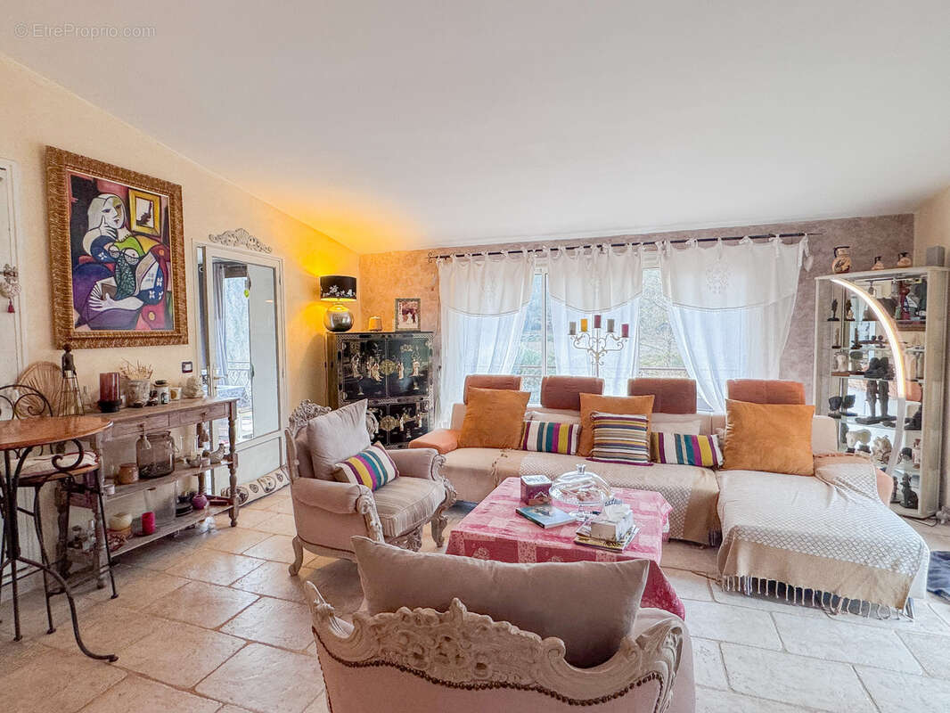 Maison à ENTRECASTEAUX