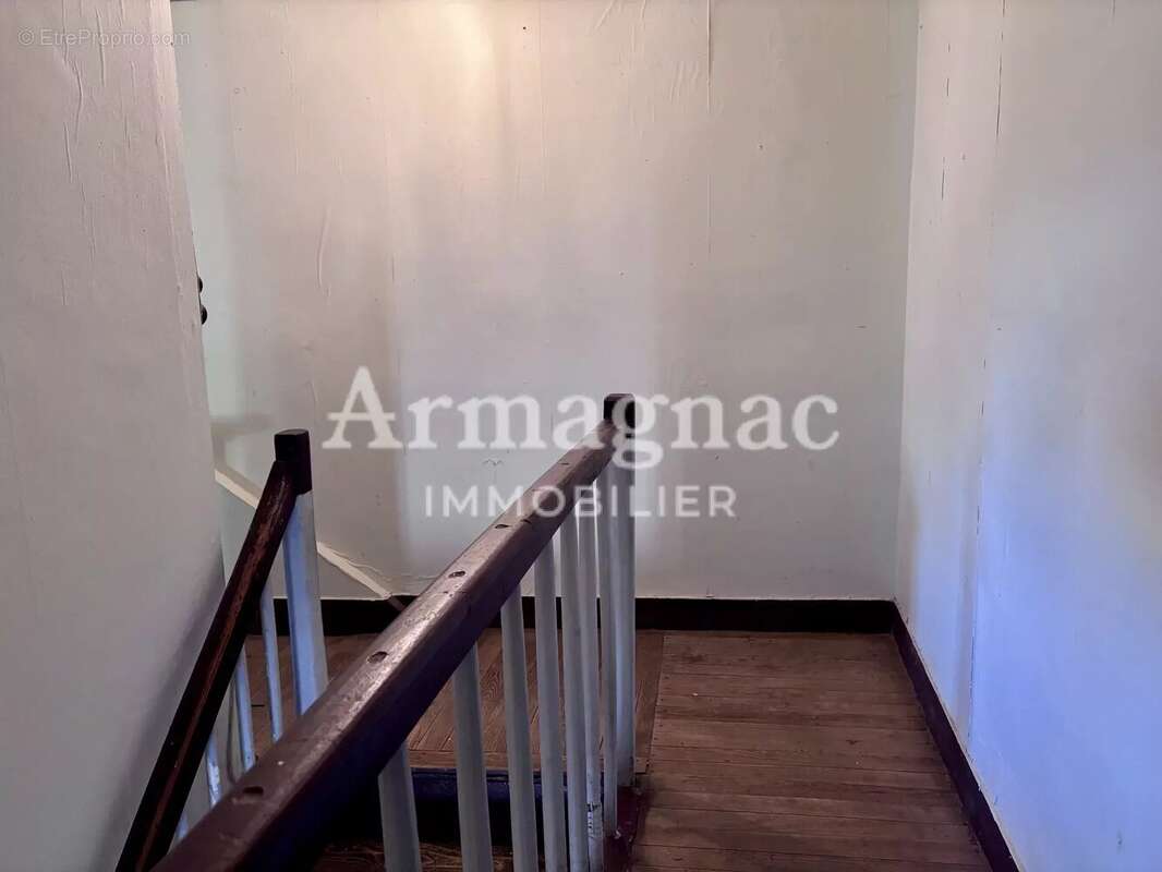 Maison à VIC-FEZENSAC