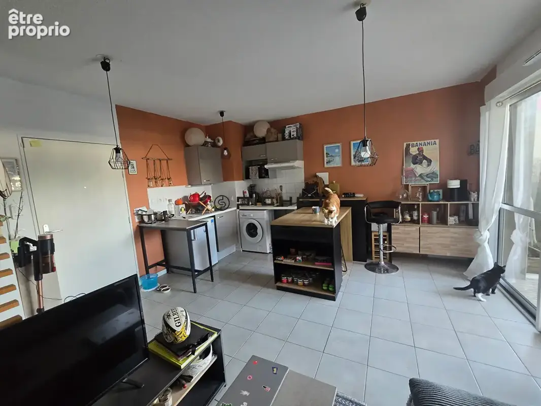LA ROCHELLE  Appartement  2 pièces avec terrasse et parking. - photo 2