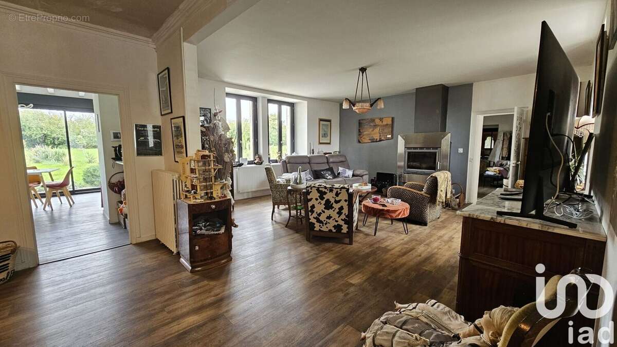 Maison 225 m² à Besse  - photo 2
