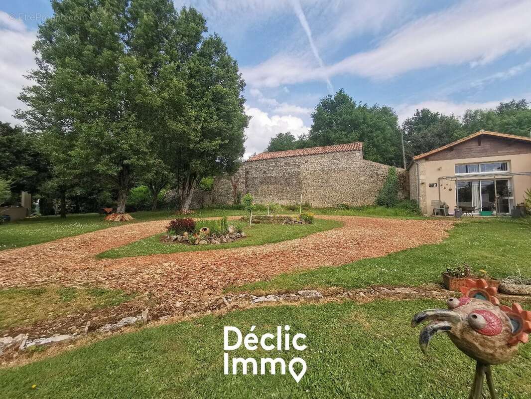 Maison à COULONGES-SUR-L&#039;AUTIZE