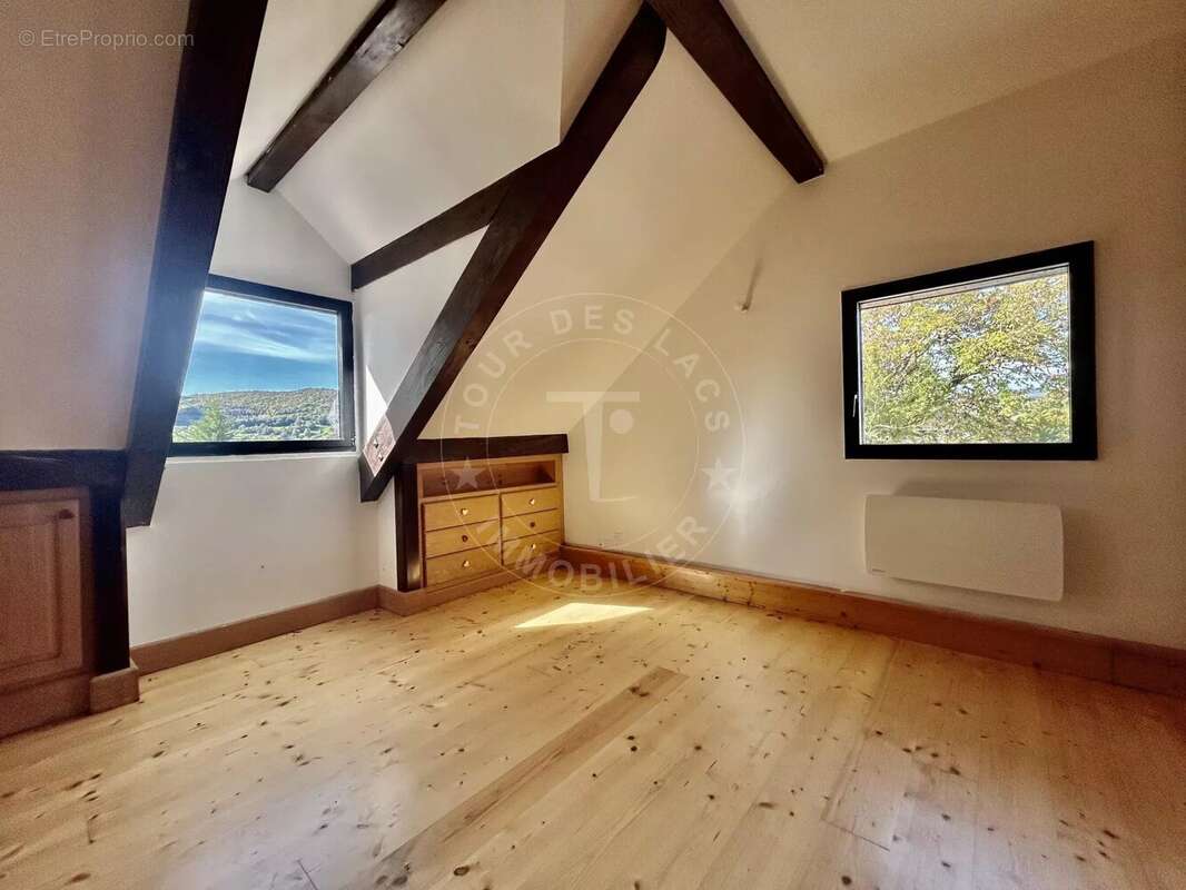 Maison à VILLY-LE-PELLOUX