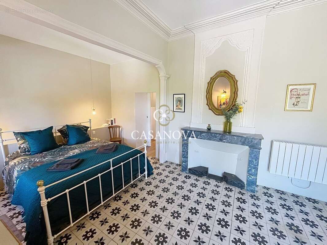 Charme & authenticité ! BATISSE de CARACTERE datant de 1789 proposant 350 m² avec jardin et piscine. Idéale pour un PROJET D'ACC - photo 21