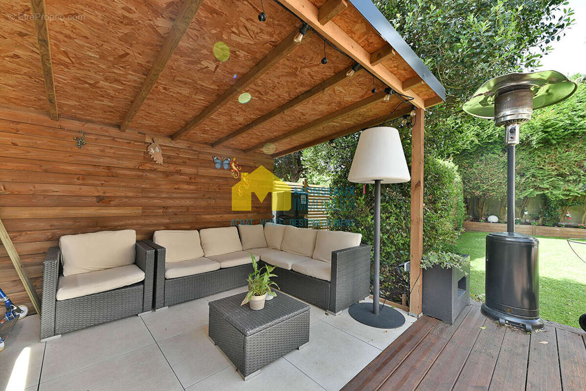 Appartement à SAULX-LES-CHARTREUX