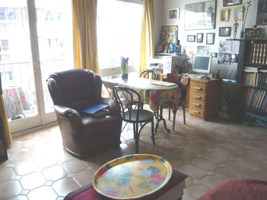Appartement à PARIS-19E