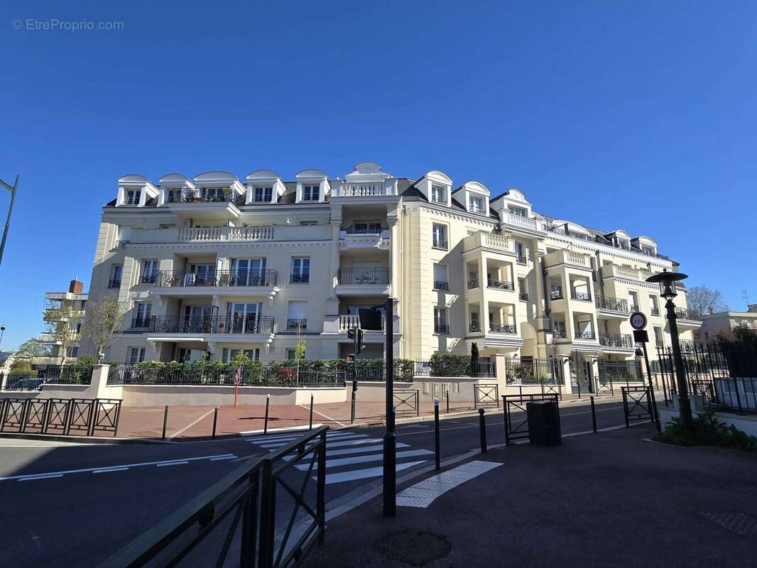 Appartement à LE PLESSIS-ROBINSON