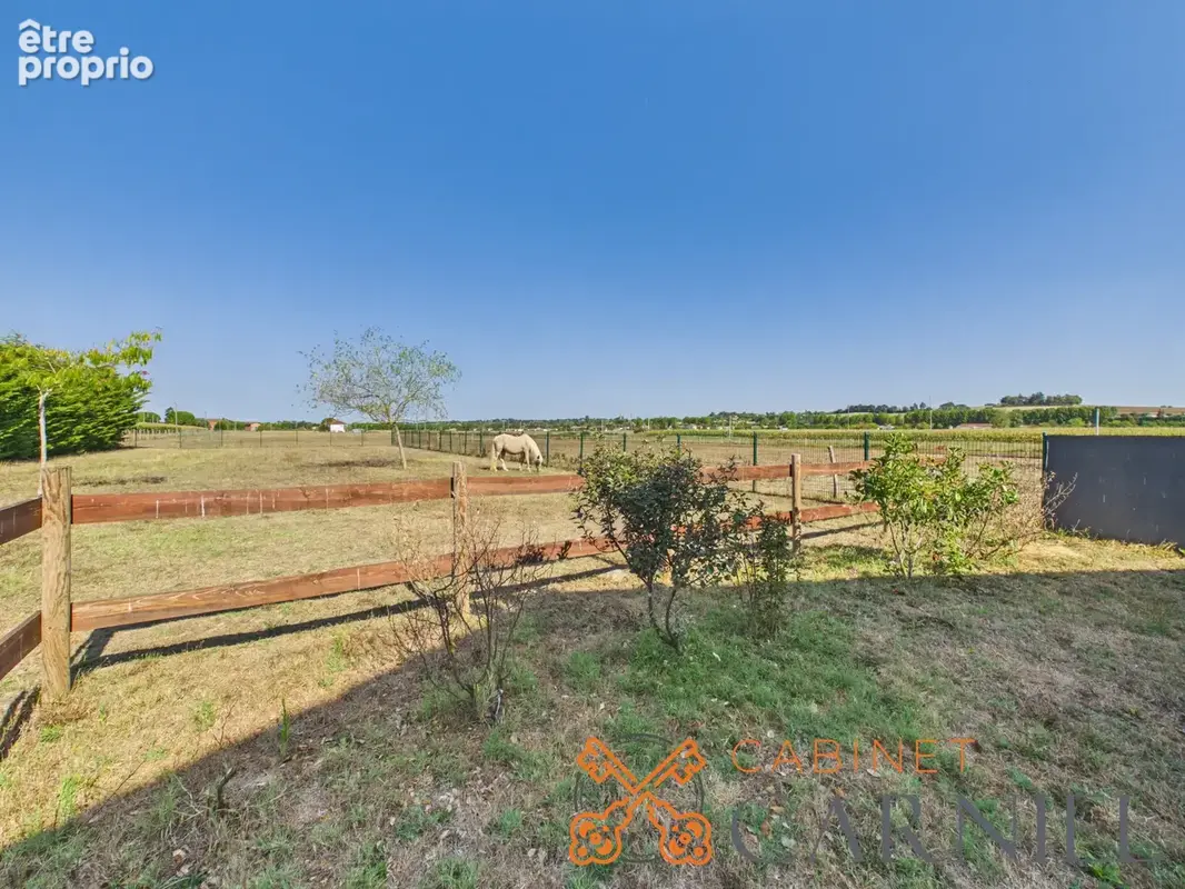 Virazeil   propriété 2,76 ha pour chevaux   maison + t3 indépendant   boxes & dépendances - photo 4