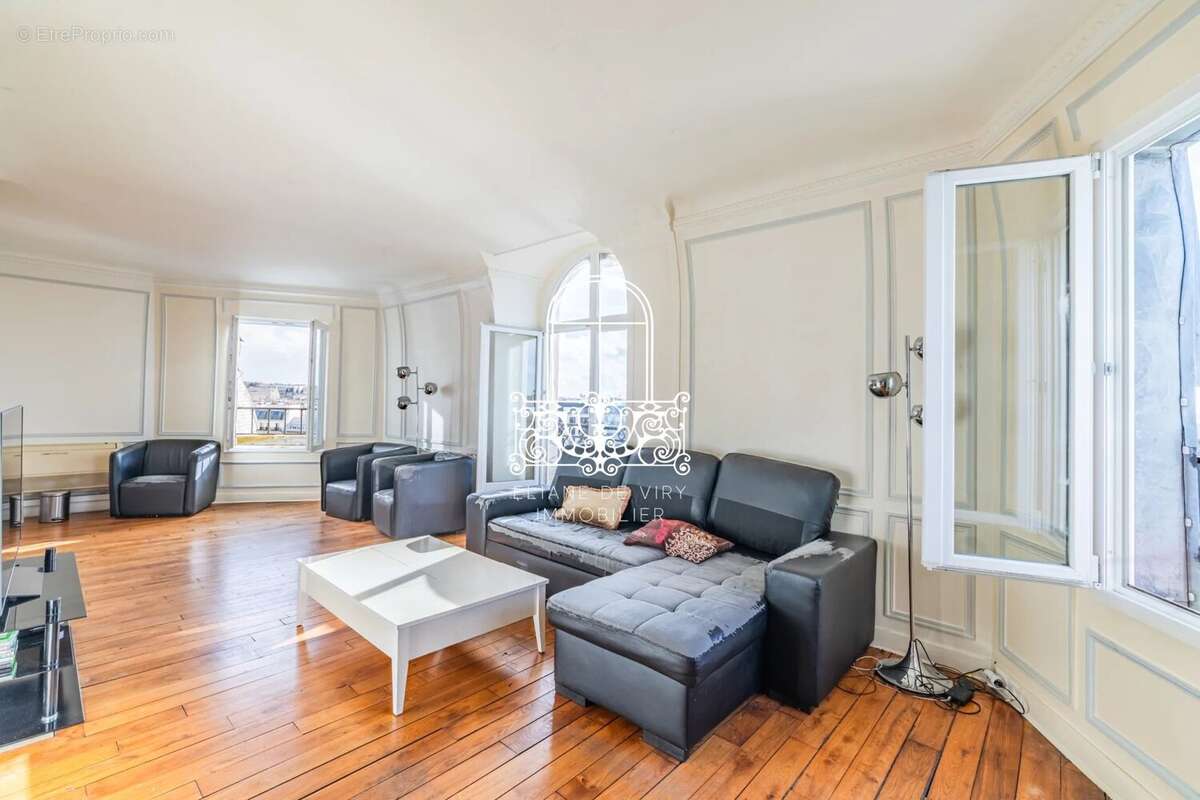 Appartement à PARIS-16E