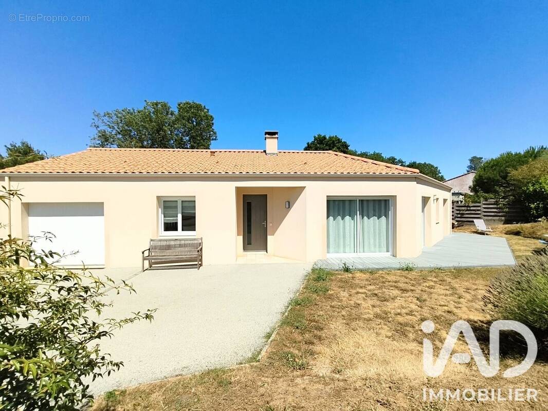 Photo 1 - Maison à TALMONT-SAINT-HILAIRE