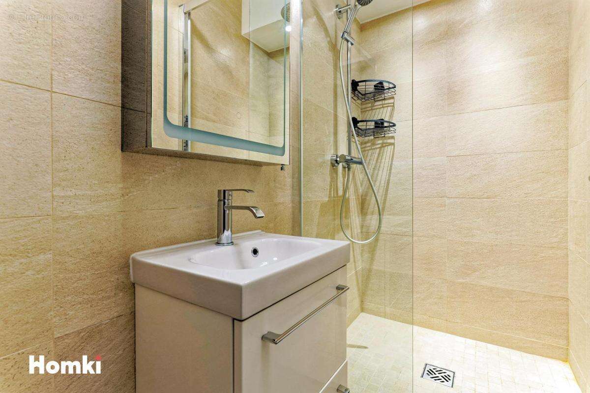 Appartement à CHARENTON-LE-PONT