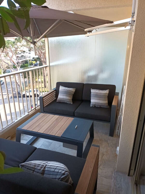 Appartement à SAINT-LAURENT-DU-VAR