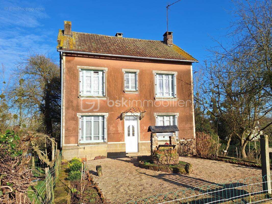 Maison à AMBRIERES-LES-VALLEES