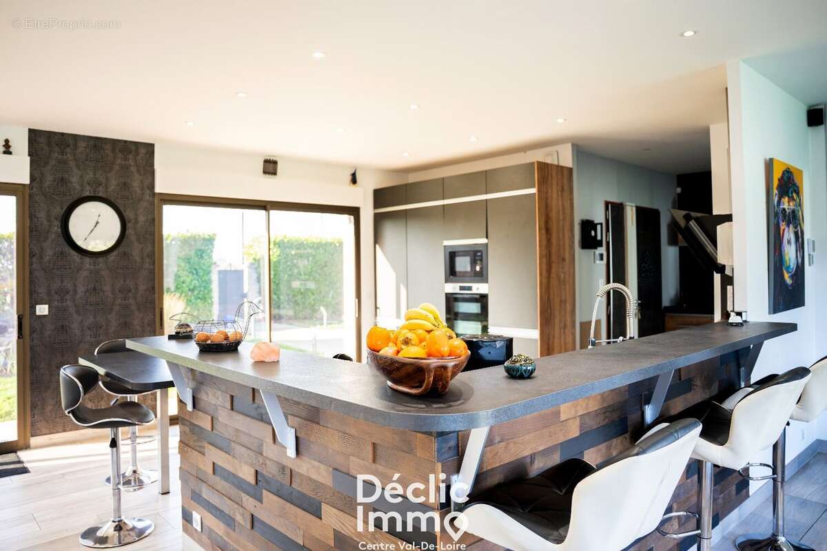 Maison à SAINT-CYR-SUR-LOIRE